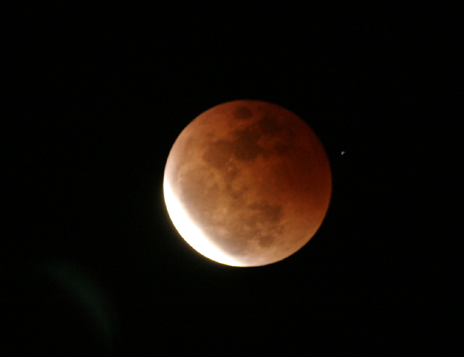 lunar eclipse 0639 3-3-07.jpg