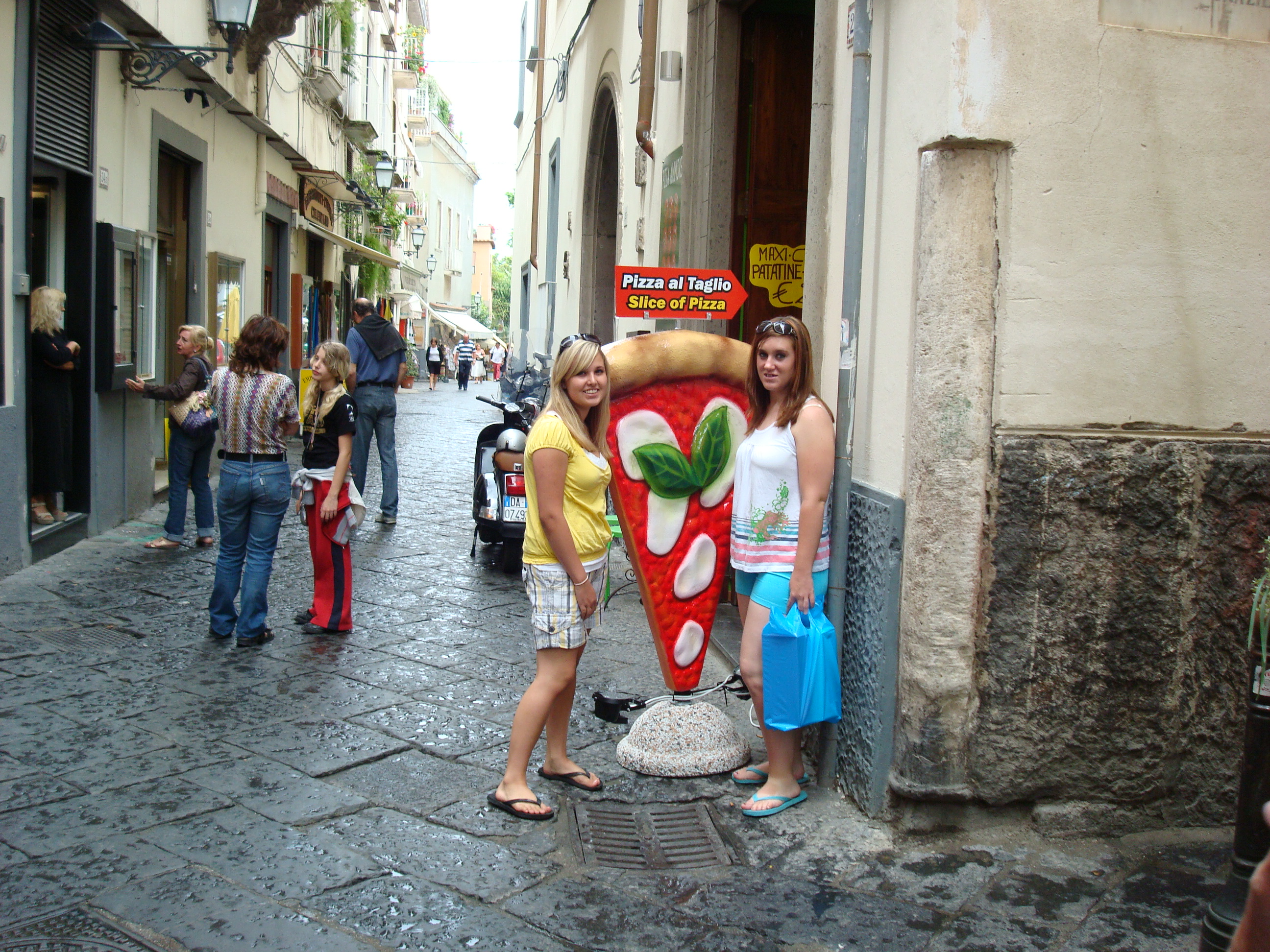 PIZZA.