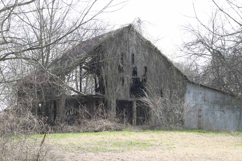 barely barn.JPG
