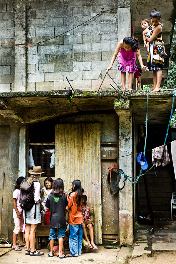 Discussing . . . marbles. . . the women up top laughed once they found out. L1012981.jpg