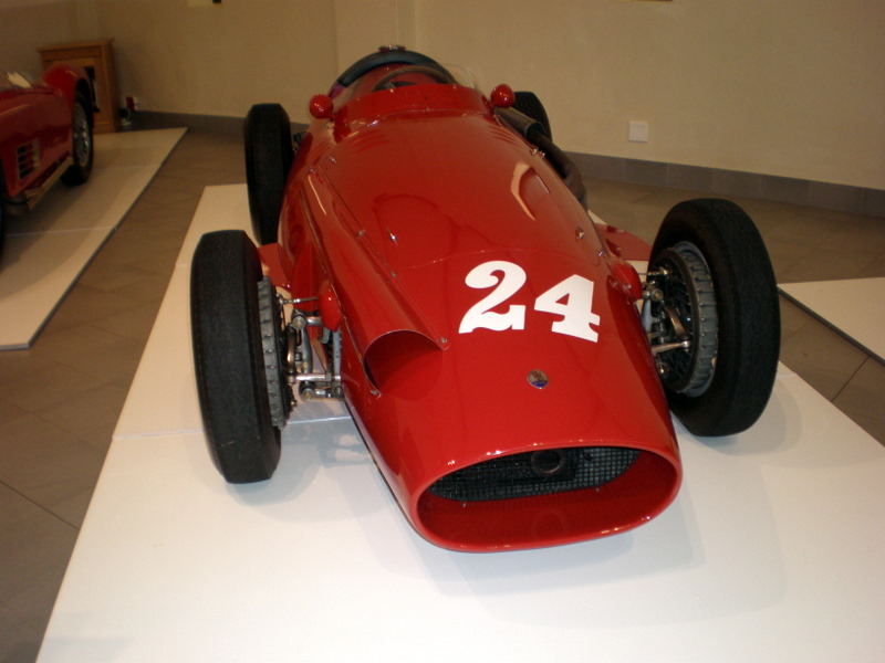 PC080103.JPG