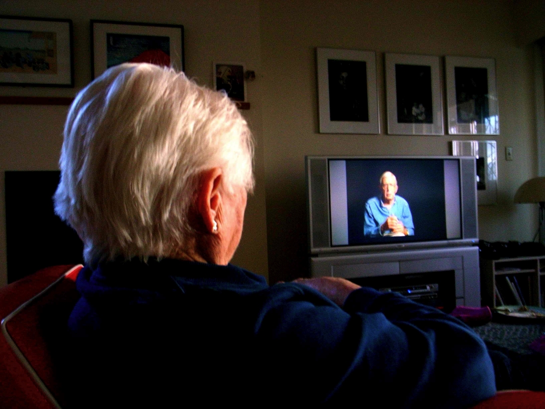 Irene Grant, keeping an eye on Ted (photo by Tuulikki Abrahamsson)