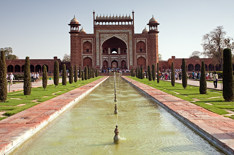 Taj Mahal Mausoleum: Main Gate & Gardens