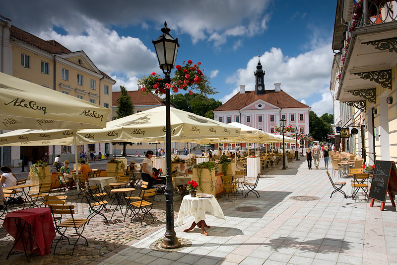 Tartu Town Hall Square: Outdoors Restaurant