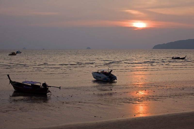 Ao Nang Beach: Low Tide Sunset