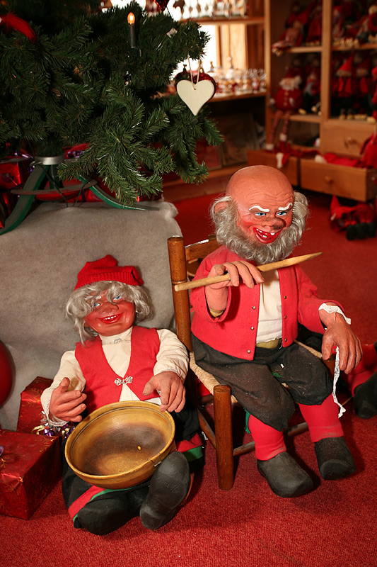 Bryggen Waterfront: Souvenir Shop: Christmas Decorations