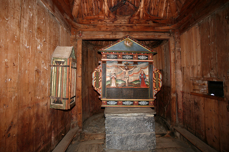 Borgund Stave Church: Altar