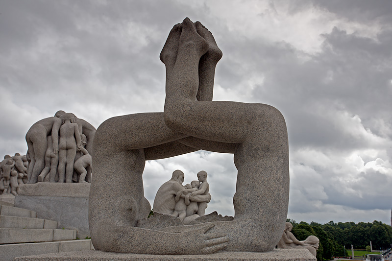  Vigeland Park: Figures in a Box Shape (Granite)