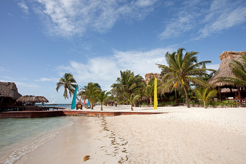 La Isla Bonita: Ramon's Village Beach