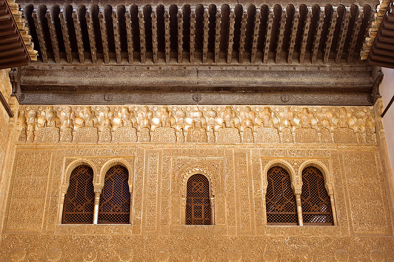 Alhambra: Palacios Nazaries: Fachada de Comares