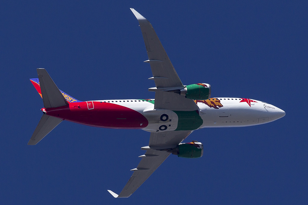 8/18/2012  Southwest Airlines Boeing 737-3H4 California One N609SW