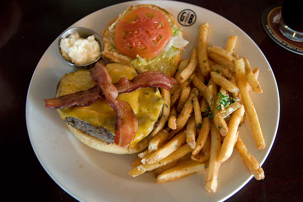 Gordon Biersch Cheeseburger