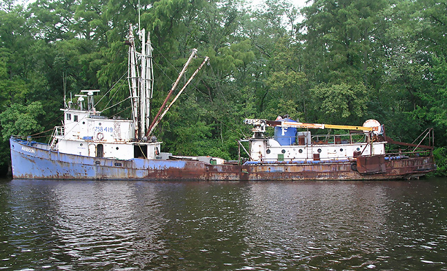 rusted boat pocomoke river