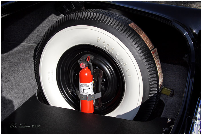 Firestone Deluxe Champion (8.20 - 15) Spare Tire