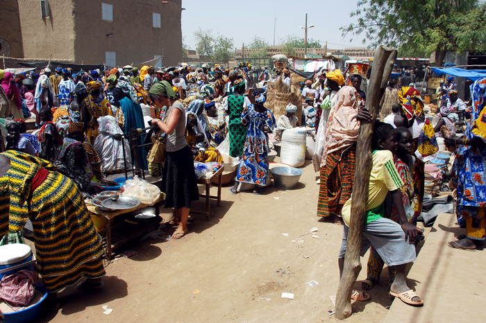 Market Scene: Djenne