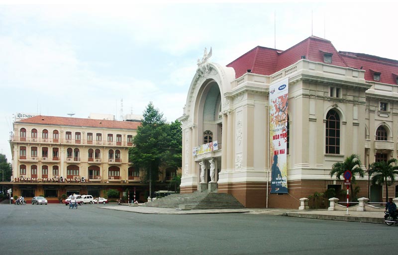 Continental Hotel & Opera House