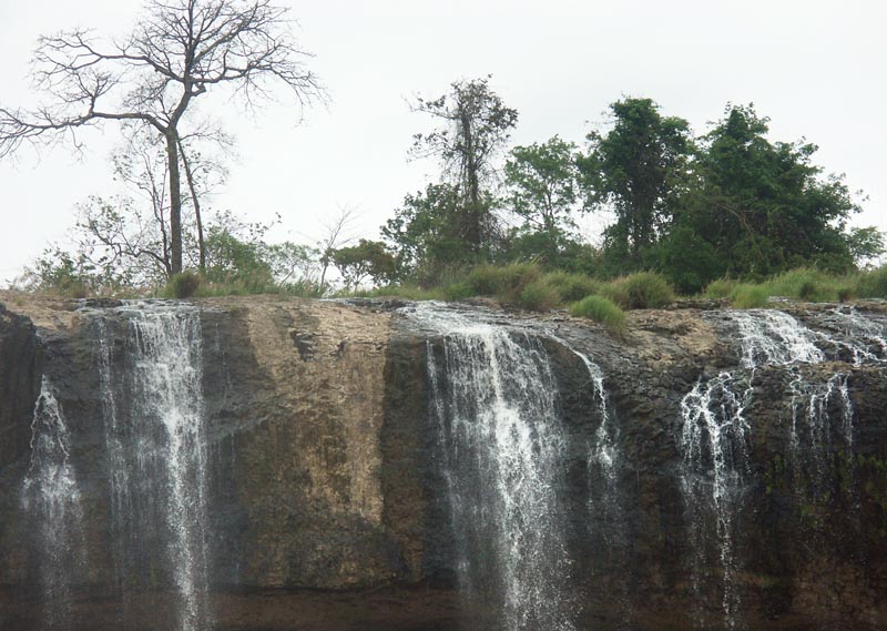 Detail of waterfall rim