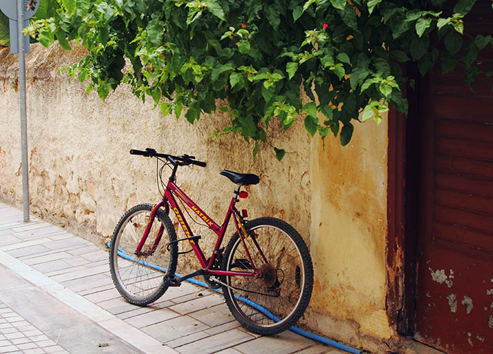 Bicycle and door Naphlion.jpg