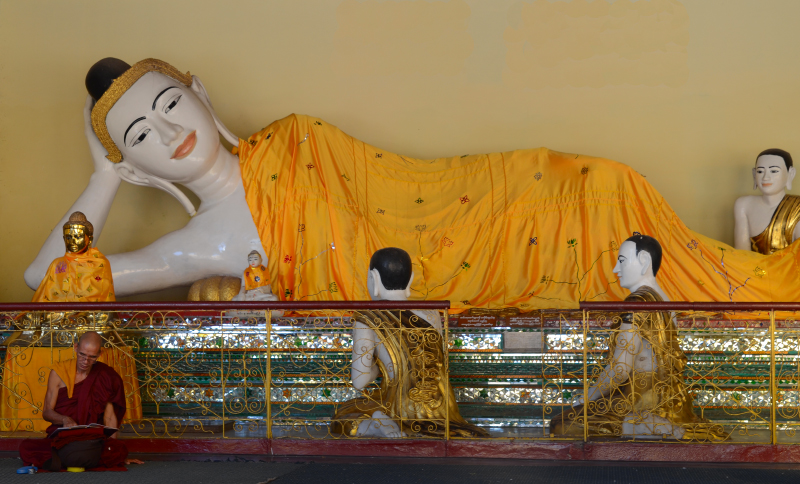 Shwedagon pagoda.Yangon