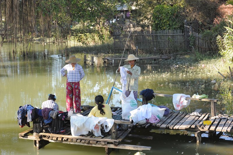 Mong Li canal.Nyaungshwe