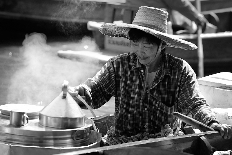 Damnoen Saduak floating market