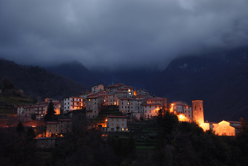 Il borgo di Pruno (Alpi Apuane)