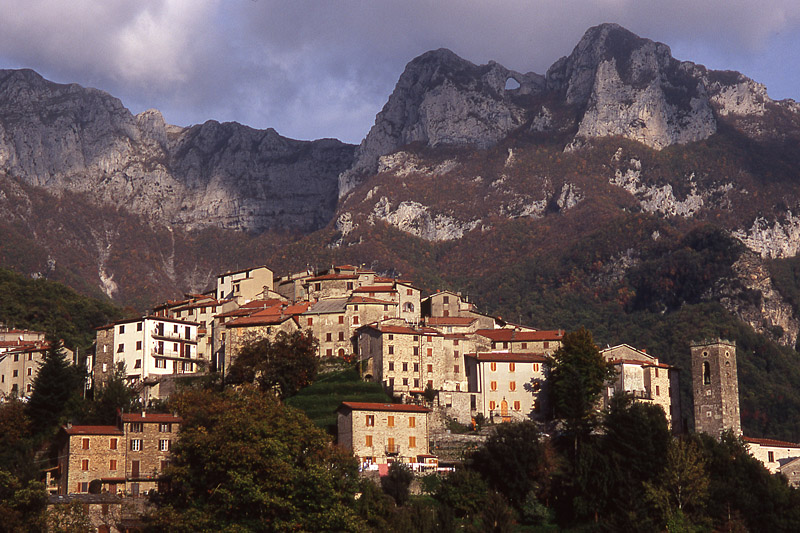 Pruno e il Monte Forato (Alpi Apuane)