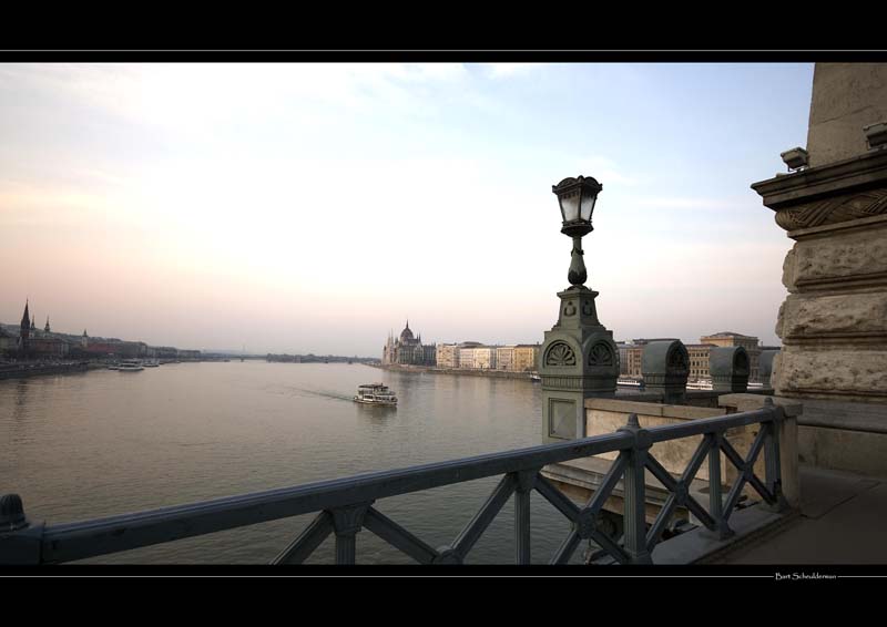 02-09963 Budapest