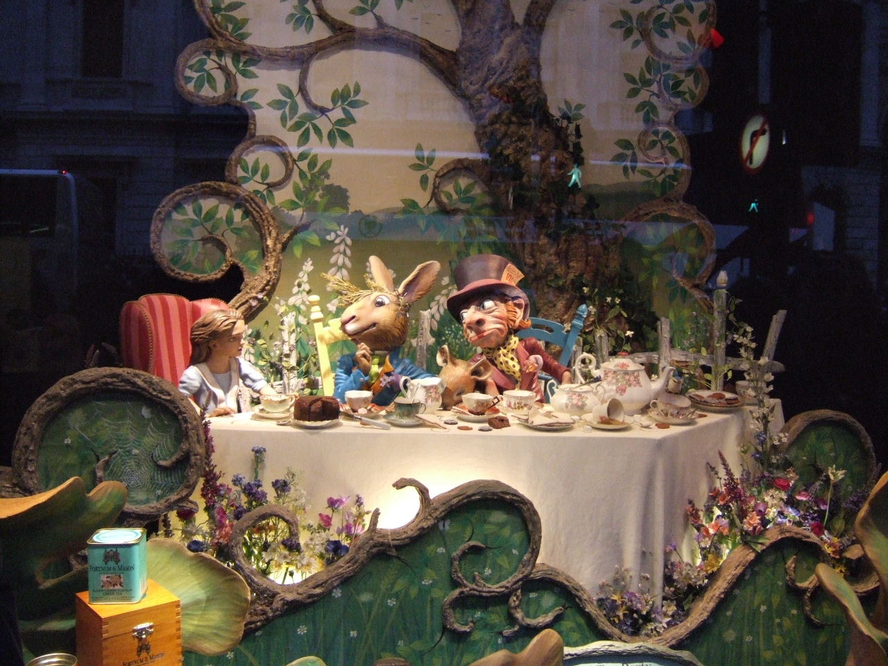 LH4 Fortnums - Mad Hatters Tea Party.JPG