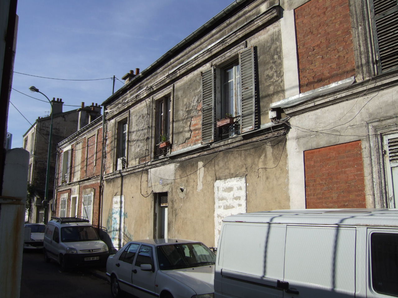 VT5 St Ouen Flea Market.JPG