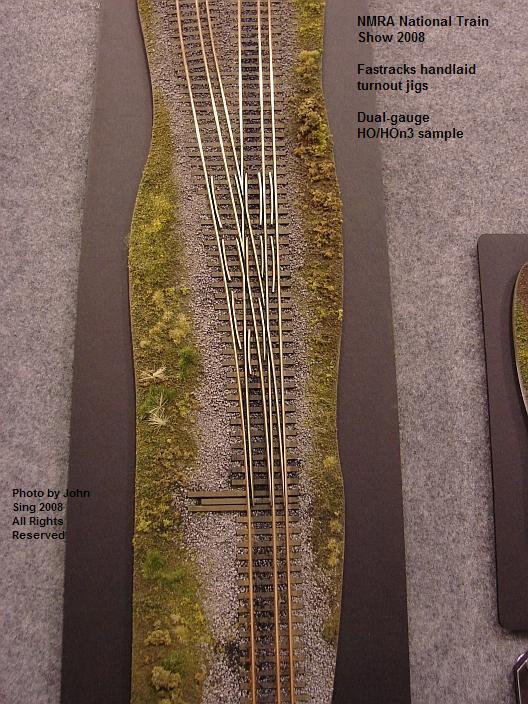 ac Fastracks dual gauge turnout 6123.JPG