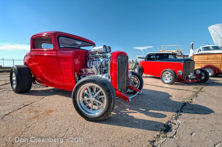 2 1932 Fords