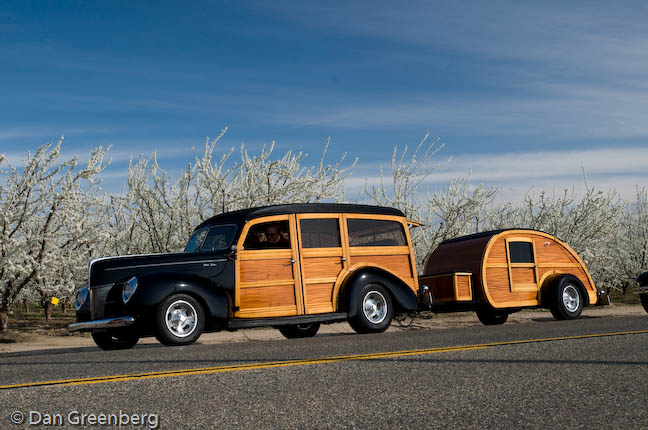 1940 Ford and Teardrop camper