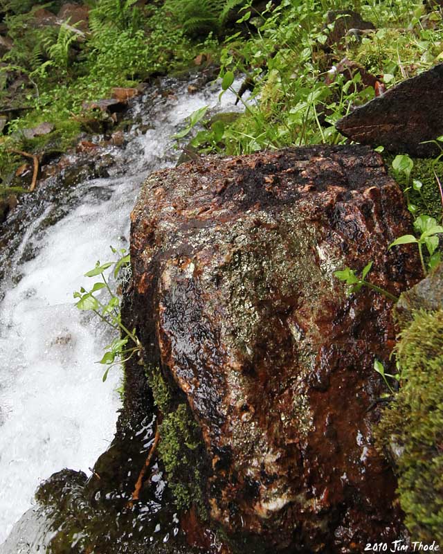Gold boulder