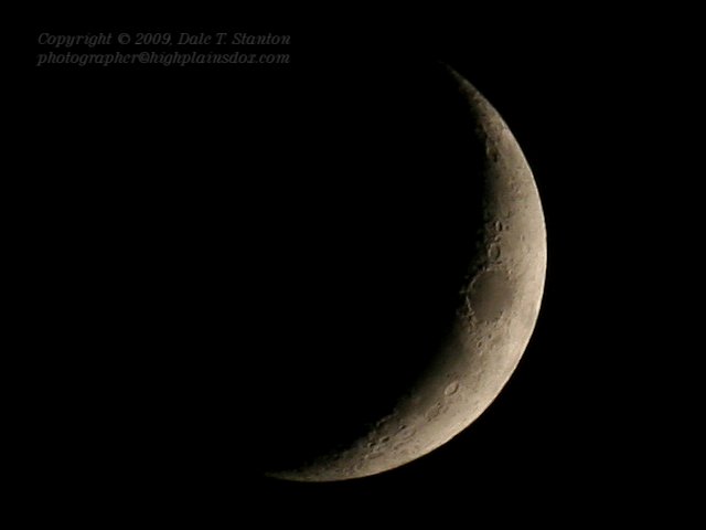 Crescent Moon - IMG_2405.JPG