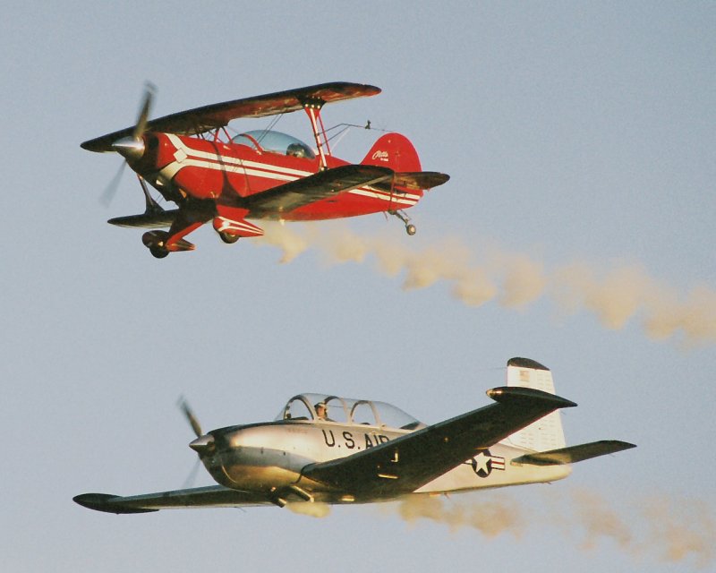 Pitts Special and Beech T-34