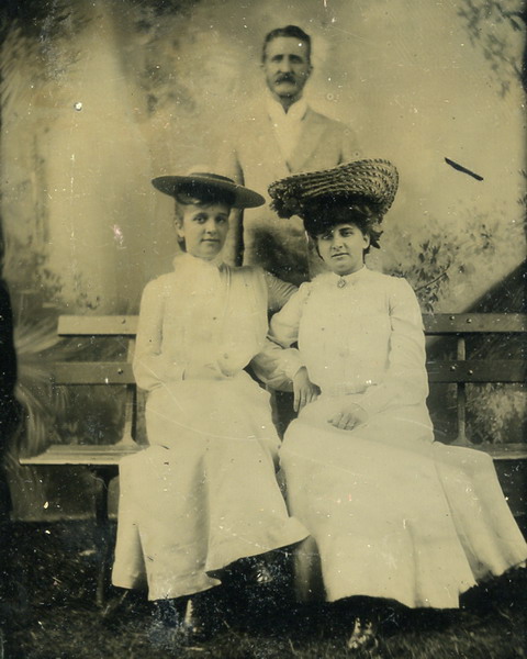 Family107 8x10dpi300_resize.jpg