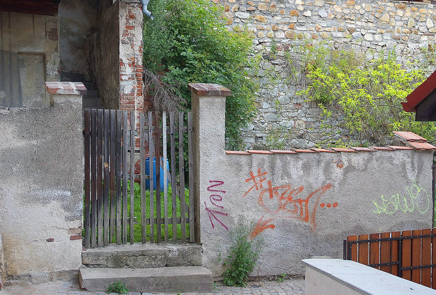walls and graffiti