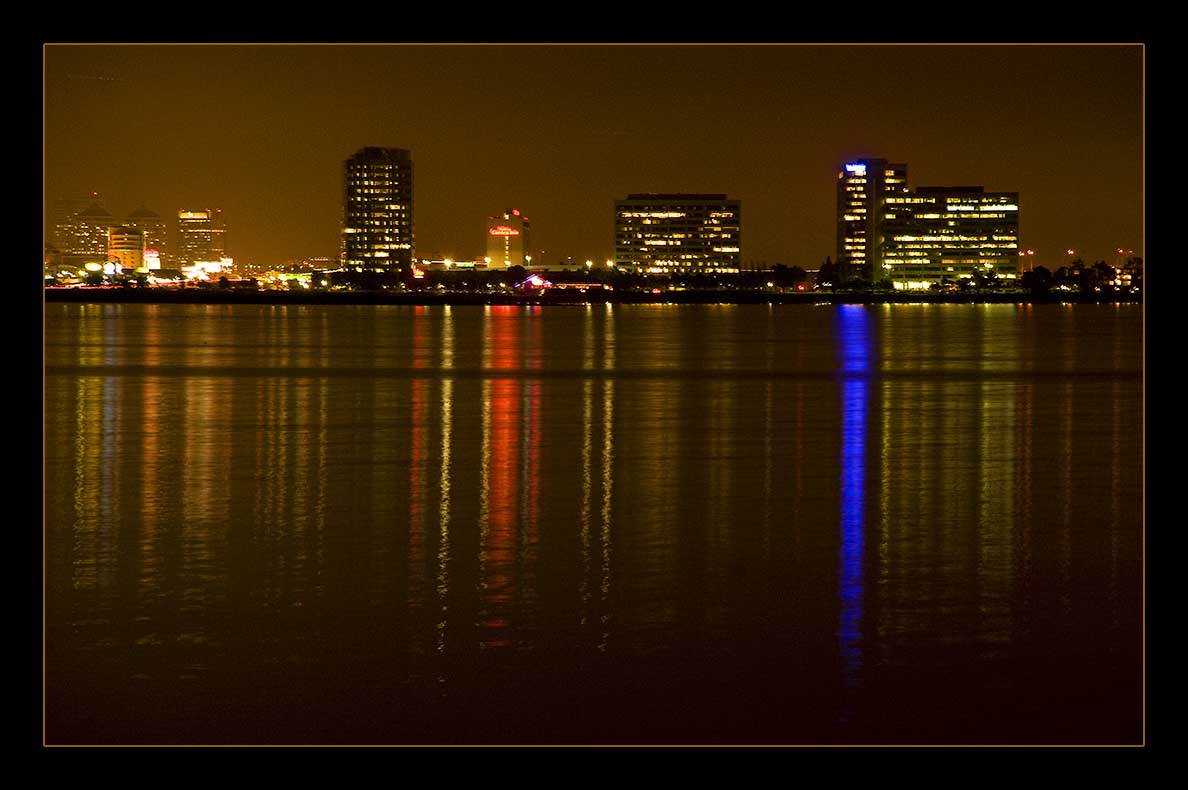 Oakland - skyline at night