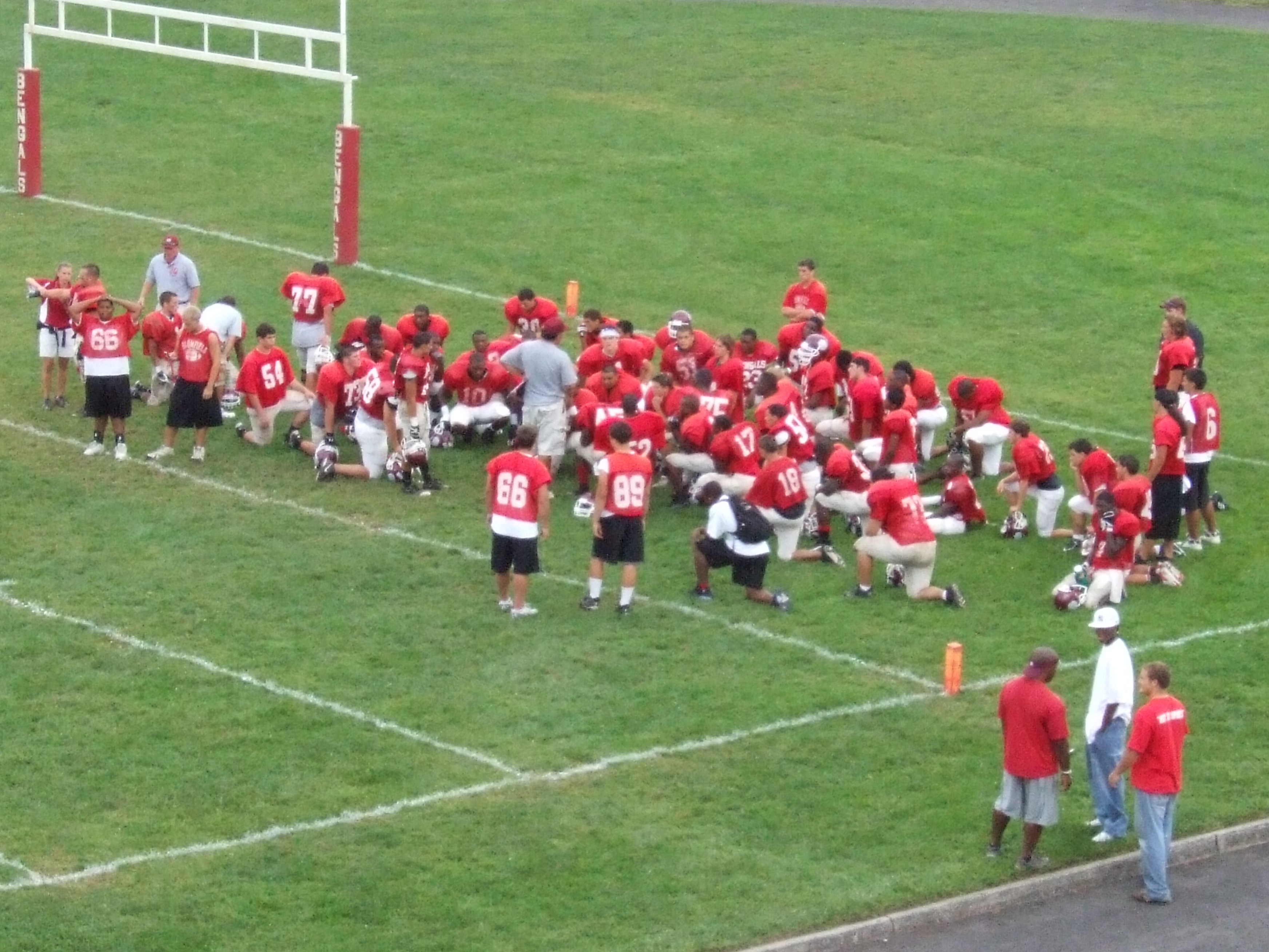 o6/20/10520/1/84837112.Wv4LjtJM.2007_0831Footballscrim40122.JPG