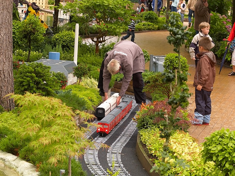 Legoland - Oliver and trains