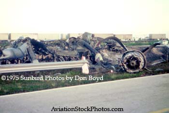 1975 - Aerotransportes Entre Rios (AER) CL-44-6 (CC-106 Yukon) LV-JSY crash at Miami International Airport