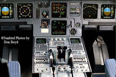 1989 - Cockpit of Braniff Airways A-320 N901BN