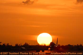 2007 - American Airlines B737-823 takeoff at sunset airline aviation stock photo #3089