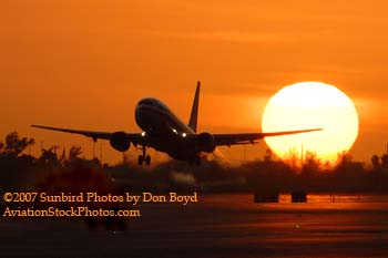 2007 - American Airlines B737-823 takeoff at sunset airline aviation stock photo #3091