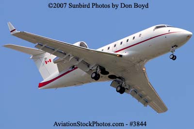 Skyservice Aviation Inc.'s Bombardier Challenger CL-600-2B16 C-FBCR corporate aviation stock photo #3844