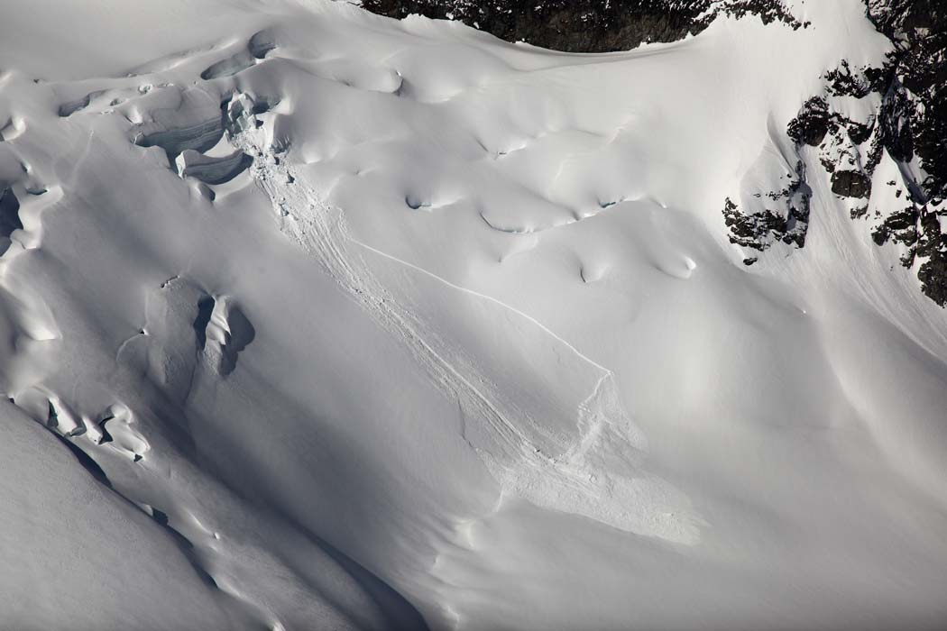 Upper Neve Glacier: <br> Serac-Triggered Avalanche <br> (NeveGl031309-_02.jpg)