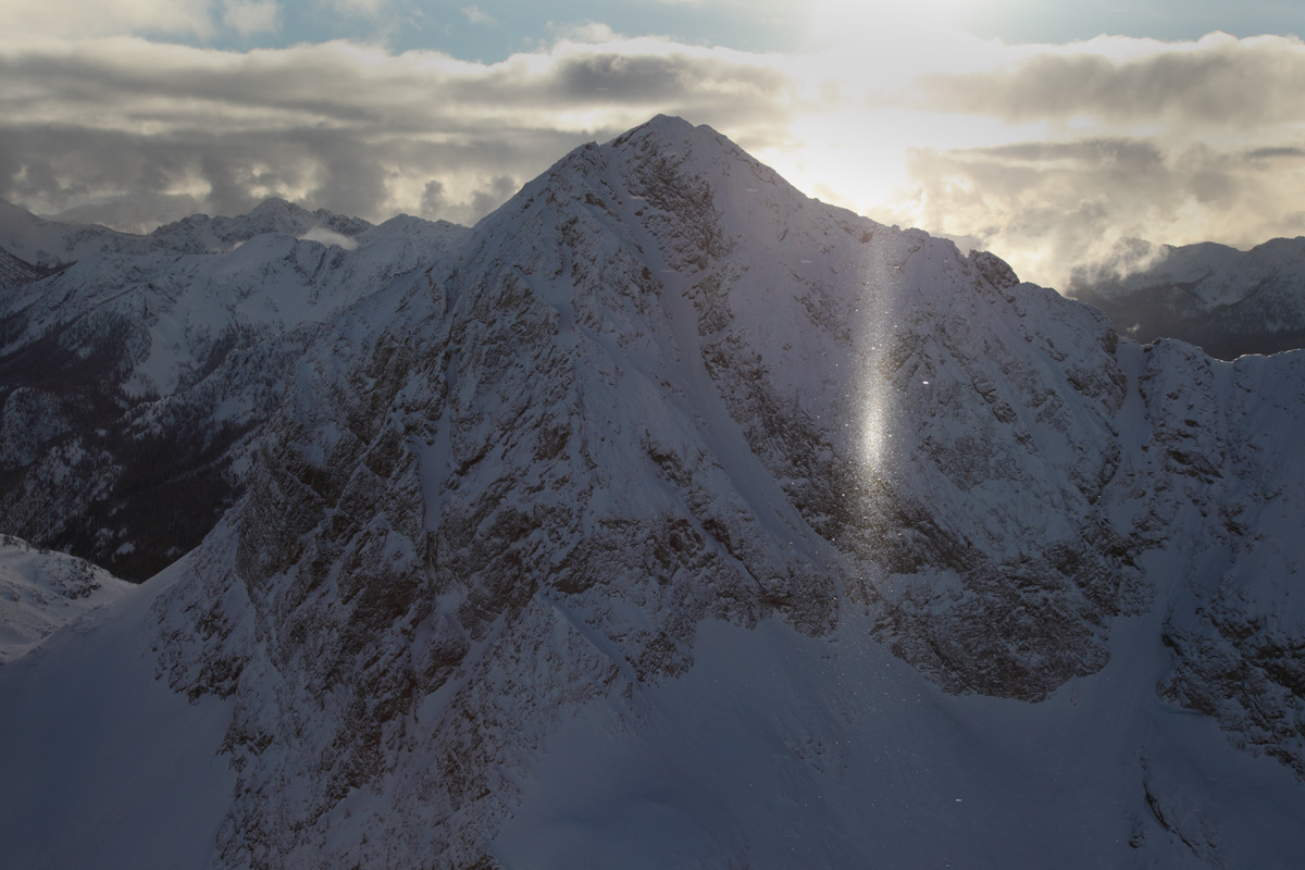 Sub-sun/Light Pillar, Osceola Peak <br>  (OsceolaCarLag120310-071adj.jpg)