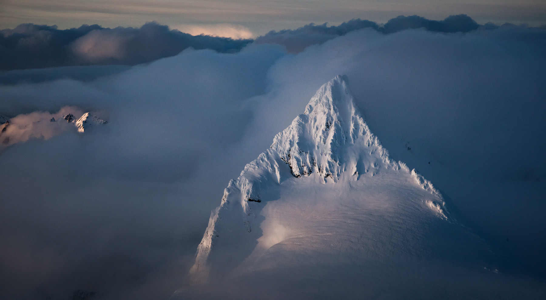 Shuksan, Summit Pyramid From The South <br> (Shuksan_040412_038.jpg)*