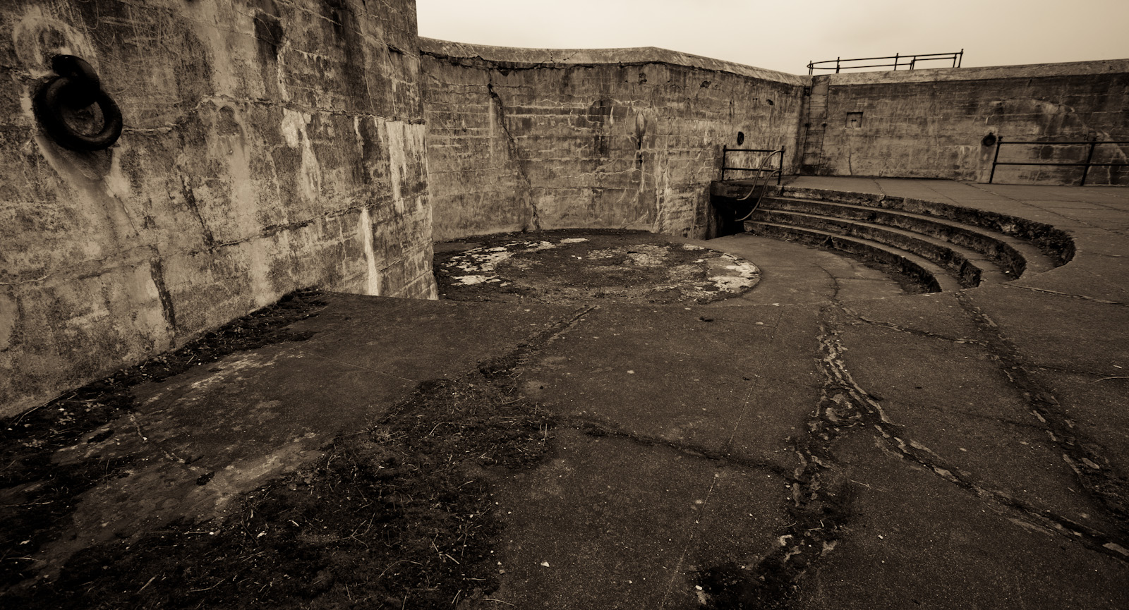 Gun Emplacement, Abandoned <br> (FortCasey_011413-40-2.jpg)